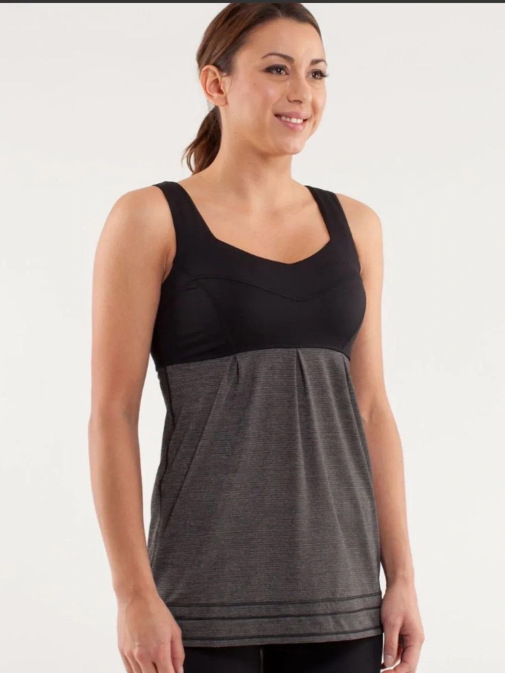EUC Lululemon Run: Tame Me Tank Black Gray First Release- Size 4